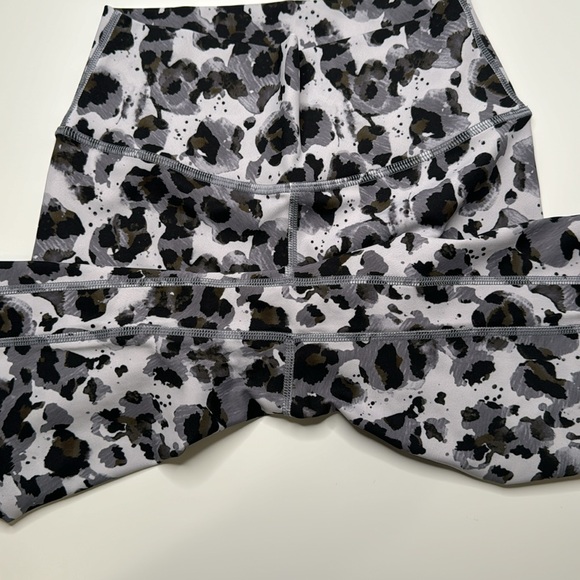 Snow leopard leggings - Picture 6 of 8
